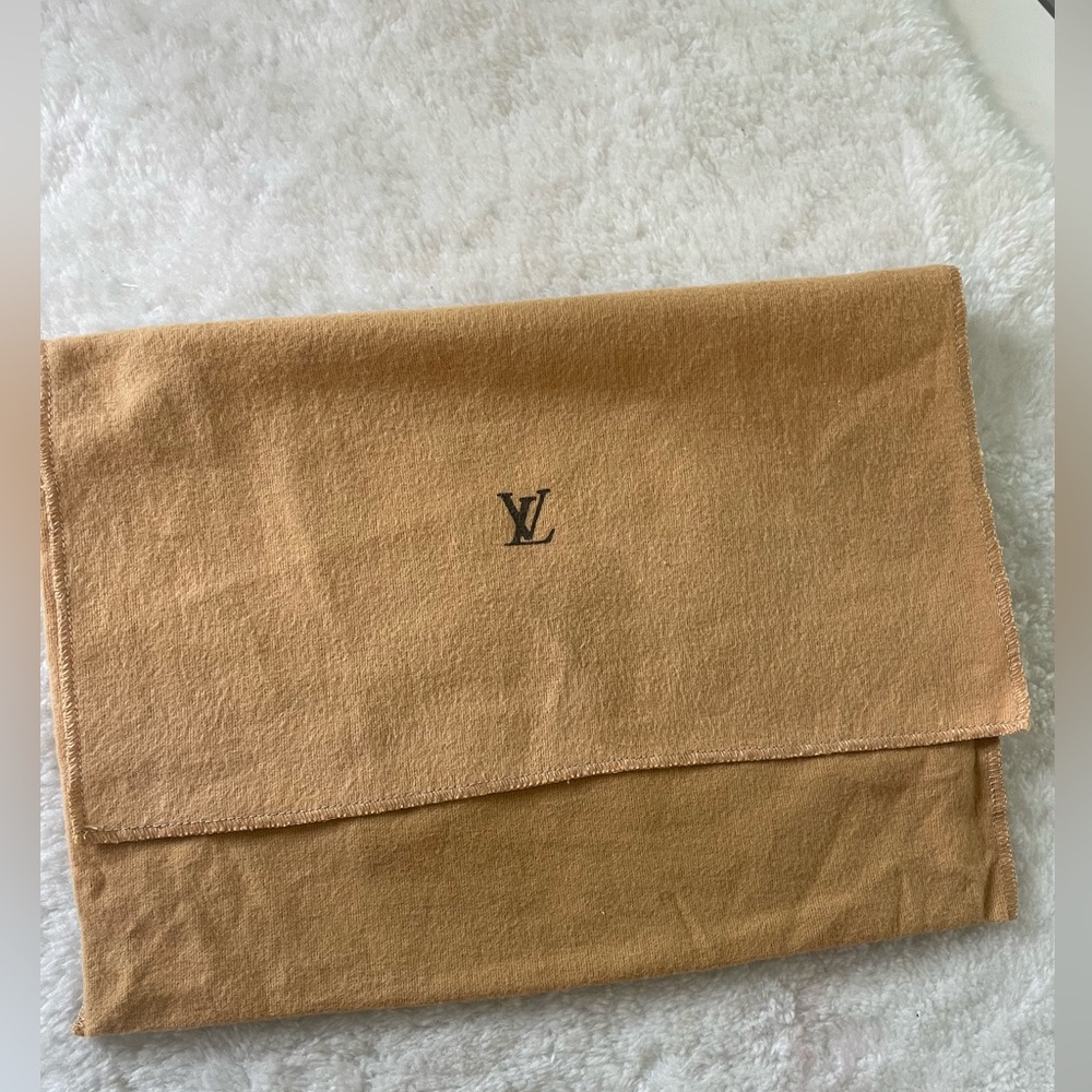 Louis Vuitton dust bag small light brown lvs04